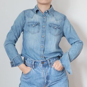 Vintage denim shirt with pearl button details